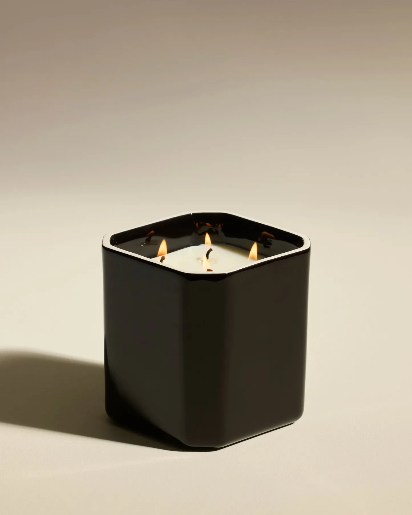 Bougies & Parfums>Maison Sarah Lavoine Bougie Facettes - Ambre e Noir