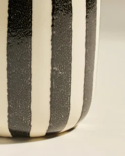 Vases><noscript><img width=